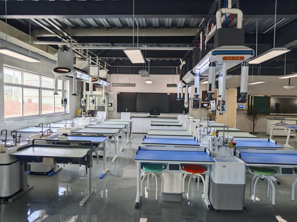 創(chuàng)新實踐：理化生智能吊裝實驗室助力學生創(chuàng)新能力培養(yǎng)