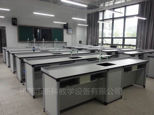 <a href='http://hzshdk.com/chanpin/53-1.html' target='1' style='font-size:18px; font-weight:bold; color:#000000;'>科學實驗室</a>設(shè)備