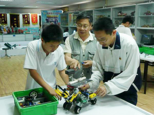 <a href='http://hzshdk.com/chanpin/60-1.html' target='1' style='font-size:18px; font-weight:bold; color:#000000;'>機(jī)器人功能室</a>5